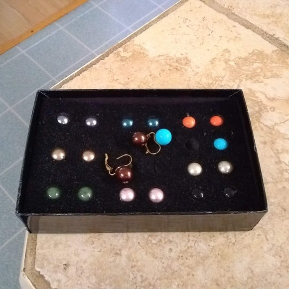 Joan Rivers Earrings Set with 10 sets of beads